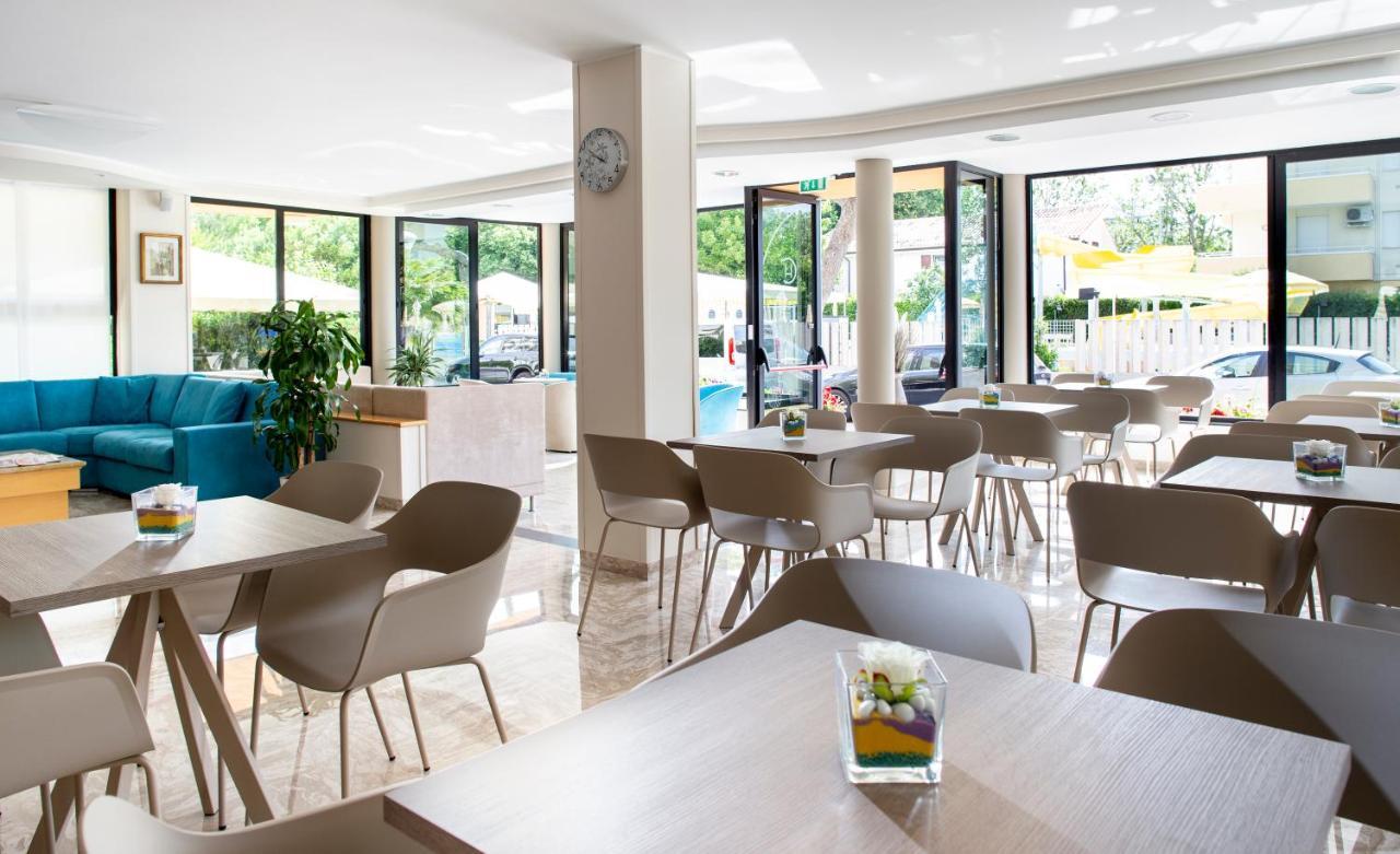 Hotel Caravel Misano Adriatico Esterno foto