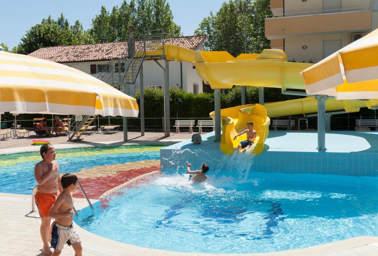 Hotel Caravel Misano Adriatico Esterno foto