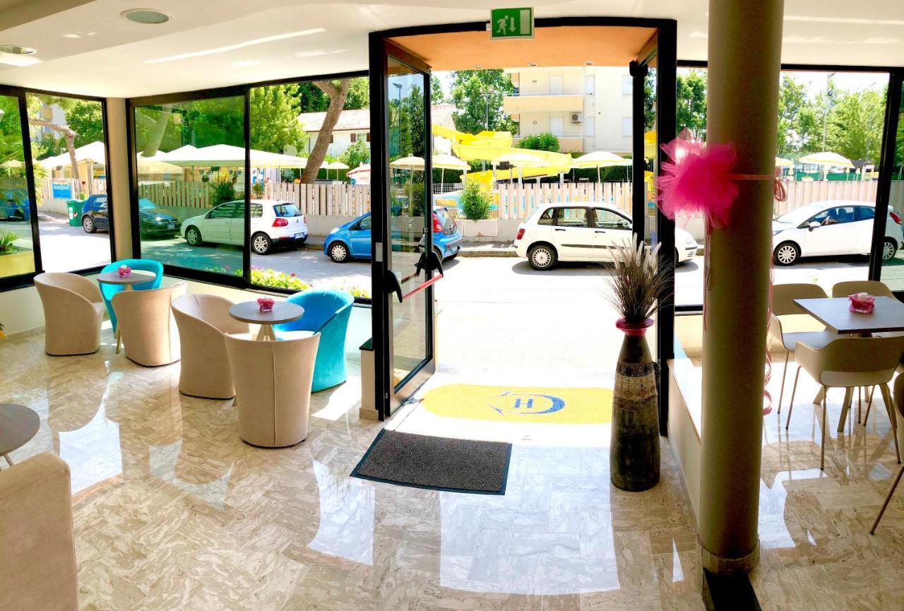 Hotel Caravel Misano Adriatico Esterno foto
