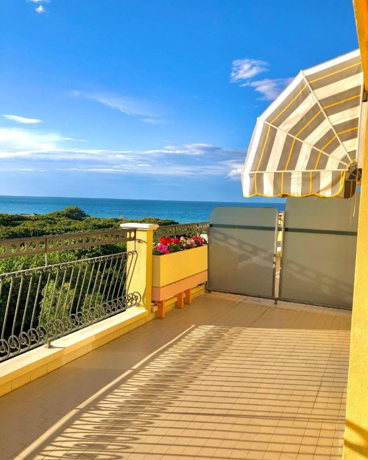 Hotel Caravel Misano Adriatico Esterno foto